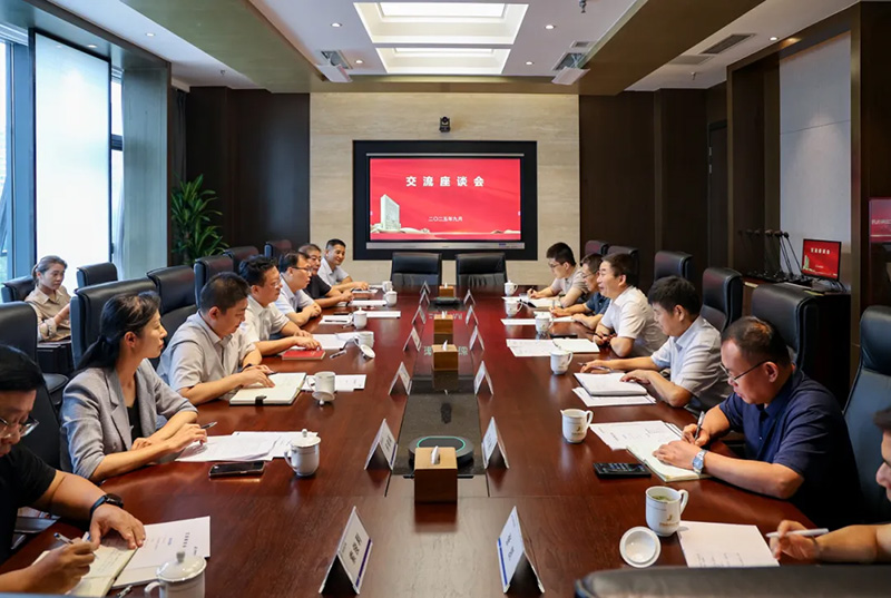 市中區(qū)委書記鞠正江一行到集團開展走訪服務